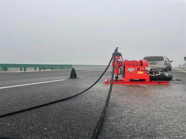 黄竹镇马路路基路面开裂下沉注浆加固灌浆